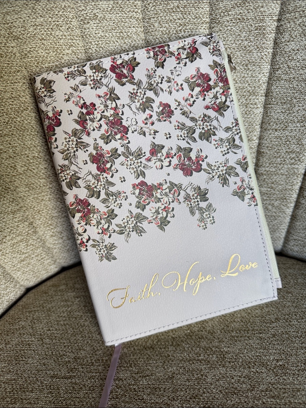 Floral 'Faith, Hope, Love' Zippered Journal - Cream & Mauve